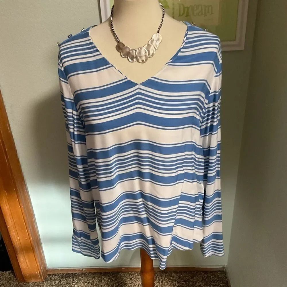 NWOT Cremieux Blue & White Long-sleeved V-Neck High/Low Top #113